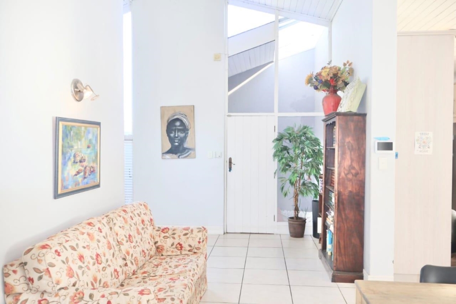 To Let 3 Bedroom Property for Rent in Loevenstein Western Cape